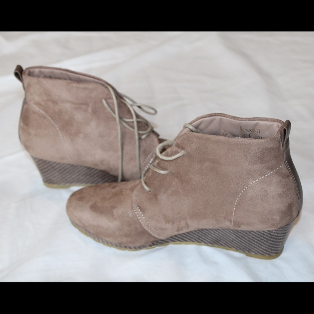 Elegant Suede Wedge Ankle Boots